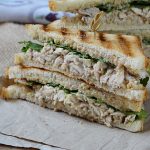 Sandwich pollo e pesto